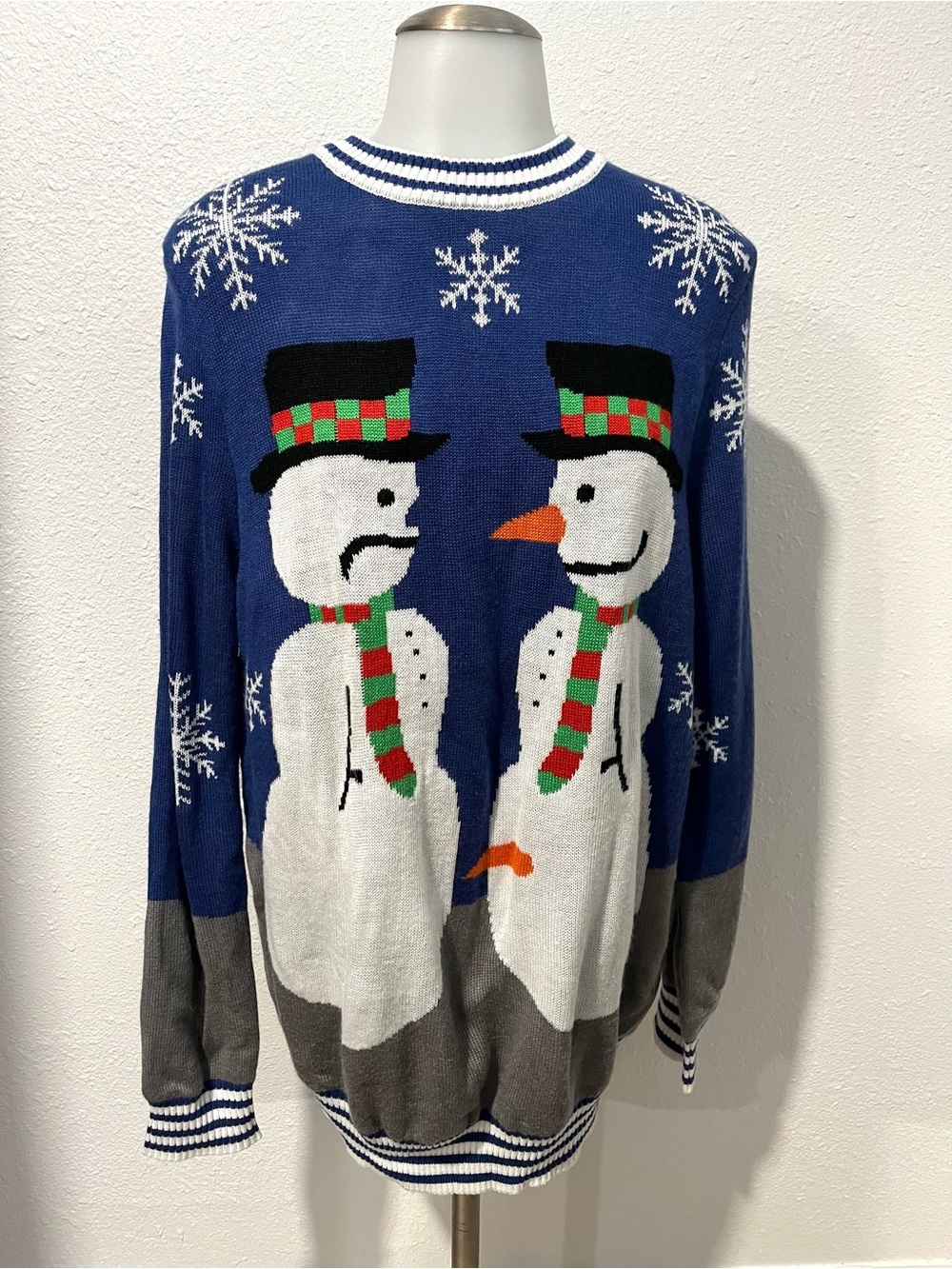 Tipsy Elves Ugly Christmas Sweater “Frosty the Nose Thief” Size Large